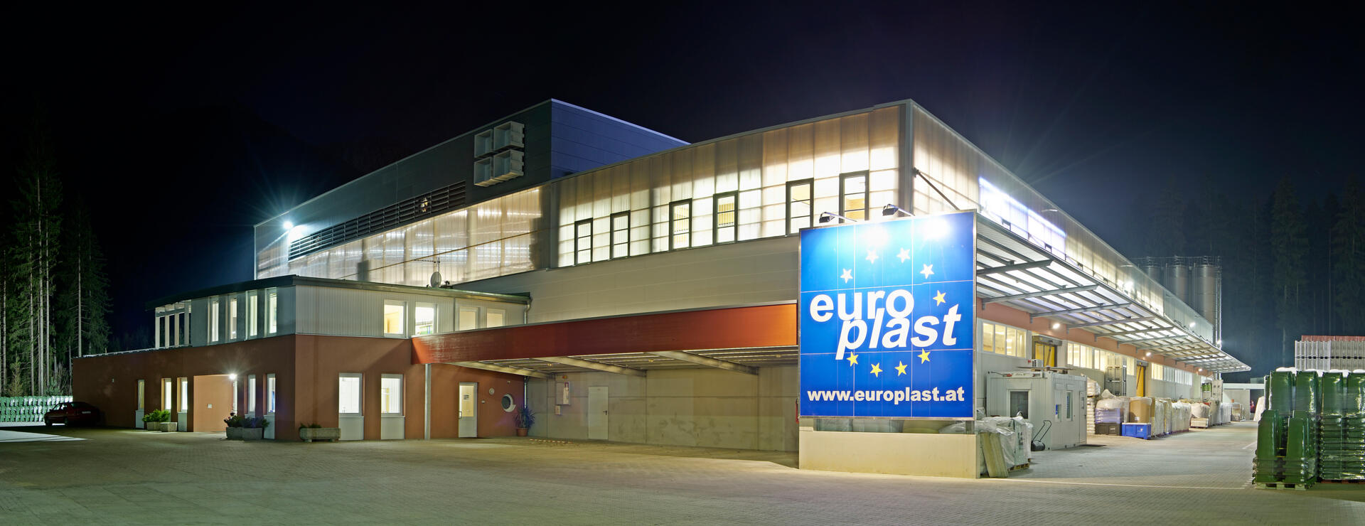 Europlast beleuchtet (3)