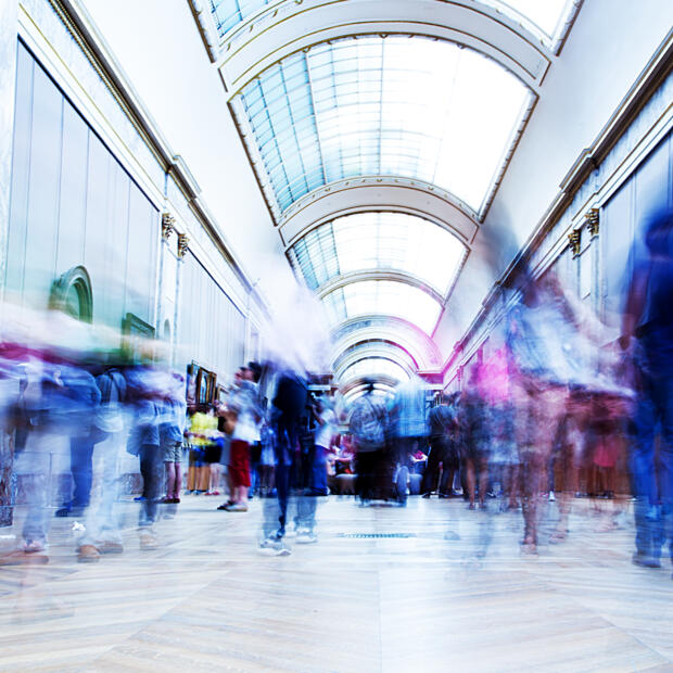blurred-people-walking